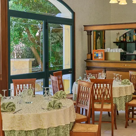 בית הארחה Dimora Relais Excelsa גאליפולי